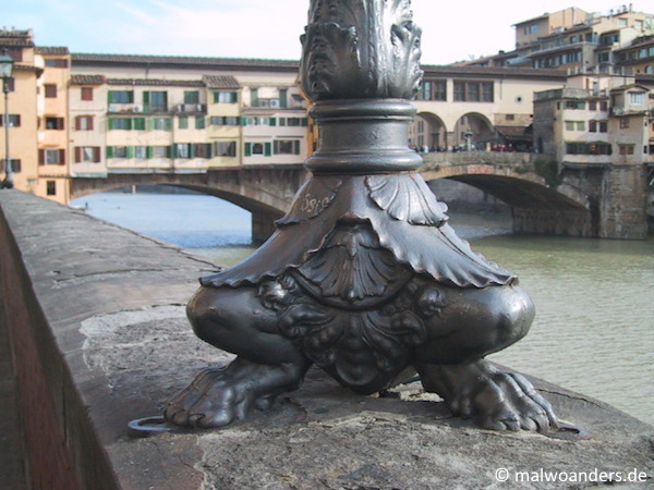 Arno und Ponte Vecchio