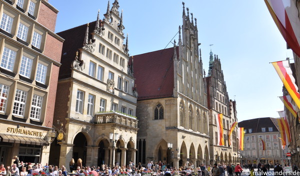 Rathaus und Stadtweinhaus