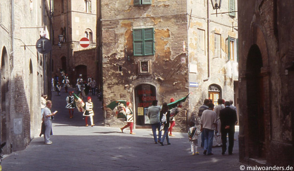 Umzug in Siena