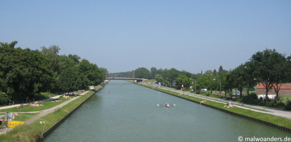Blick auf den Dortmund-Ems-Kanal von der Brücke Schillerstraße