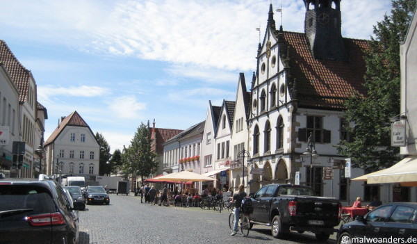 Marktplatz Burgsteinfurt mit historischem Rathaus und Stadtweinhaus