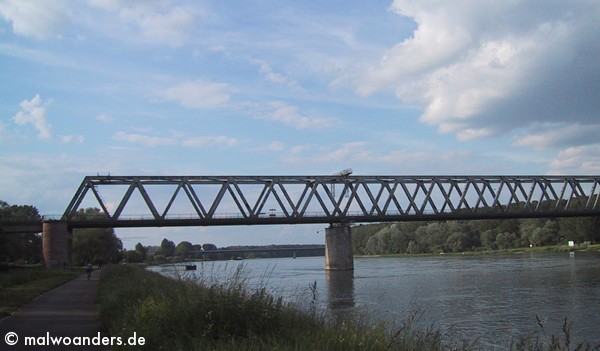 Eisenbahnbrücke bei Germersheim